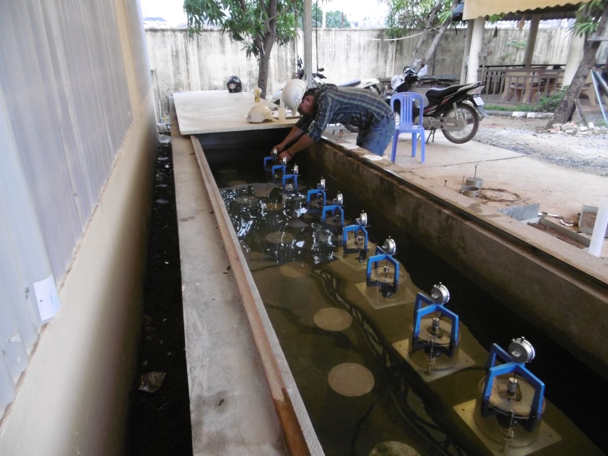 Consolidation test cells in a water bath